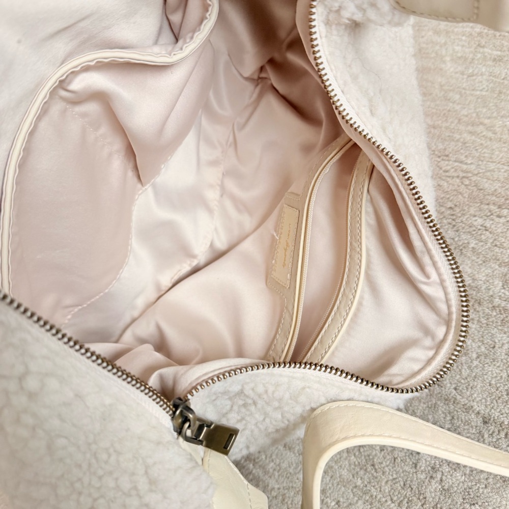 Urban Originals x Anthropology Cream Sherpa Shoulder Bag Sling - Picture 5 of 10